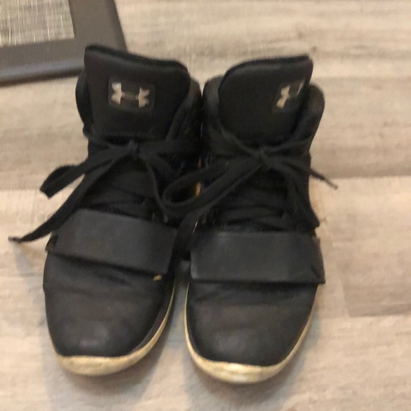 Under Armour Shoes - Picture 1 of 3
